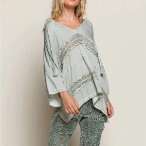 POL Lace V-neck Hooded Top
Size small oversized